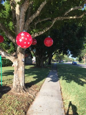 DIY Giant Christmas Balls